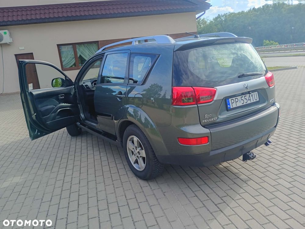 Peugeot 4007 - 8