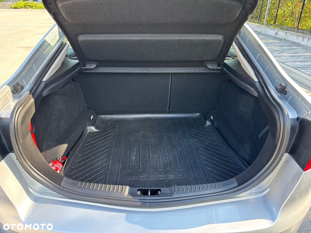 Ford Mondeo 1.6 Trend - 11
