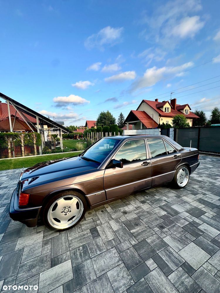 Mercedes-Benz W201 (190) - 6