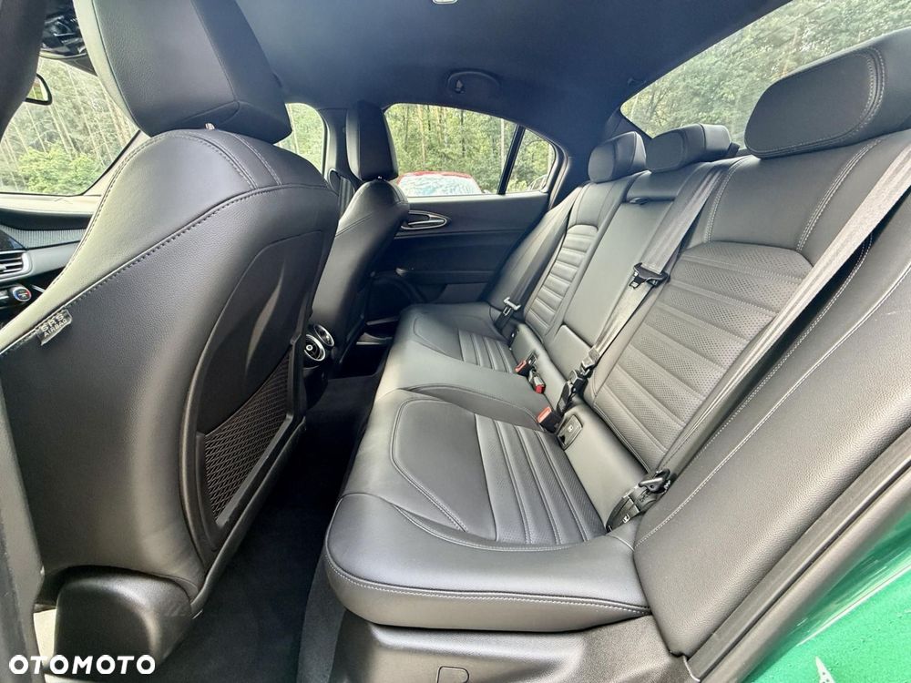 Alfa Romeo Giulia 2.9 Bi Turbo V6 Quadrifoglio - 13