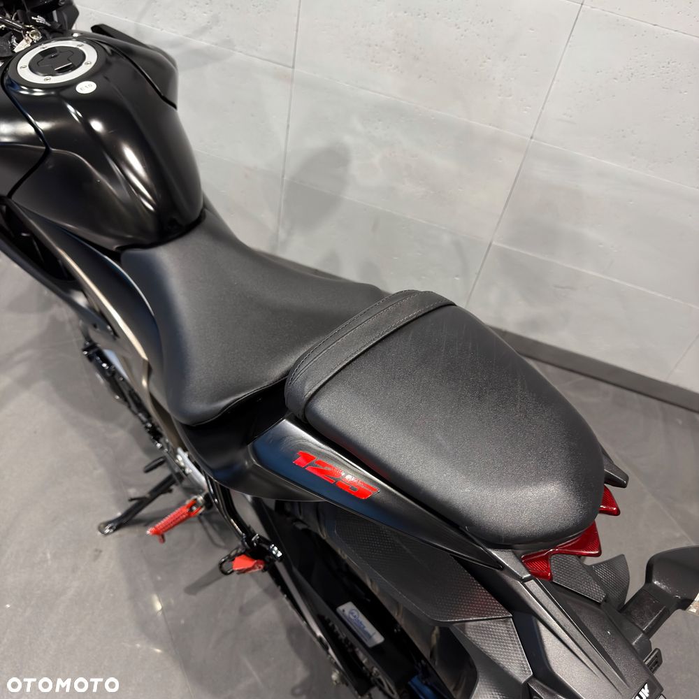 Suzuki GSX - 13