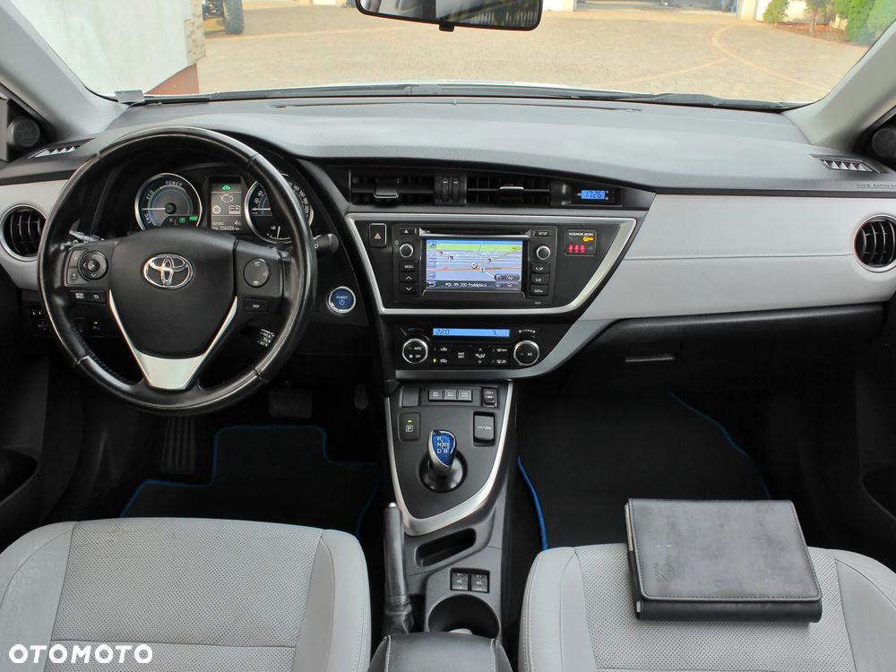 Toyota Auris 1.8 Executive - 6