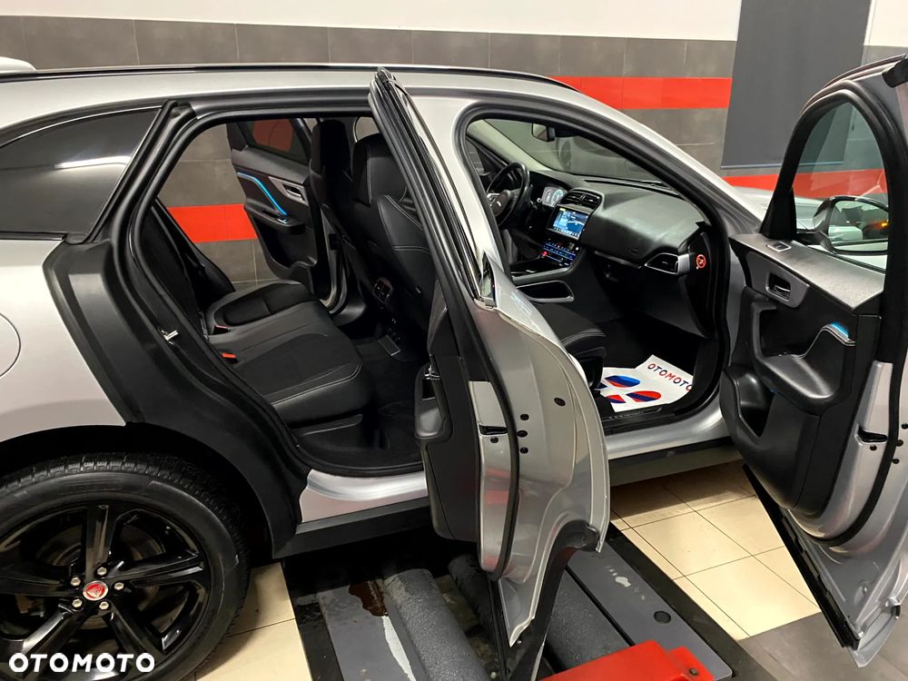 Jaguar F-Pace 20d AWD R-Sport - 27