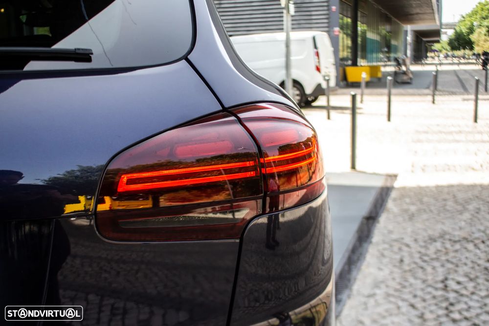 Porsche Cayenne S E-Hybrid - 11