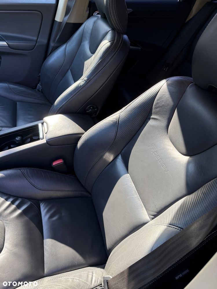 Volvo XC 60 D5 AWD R-Design Momentum - 15