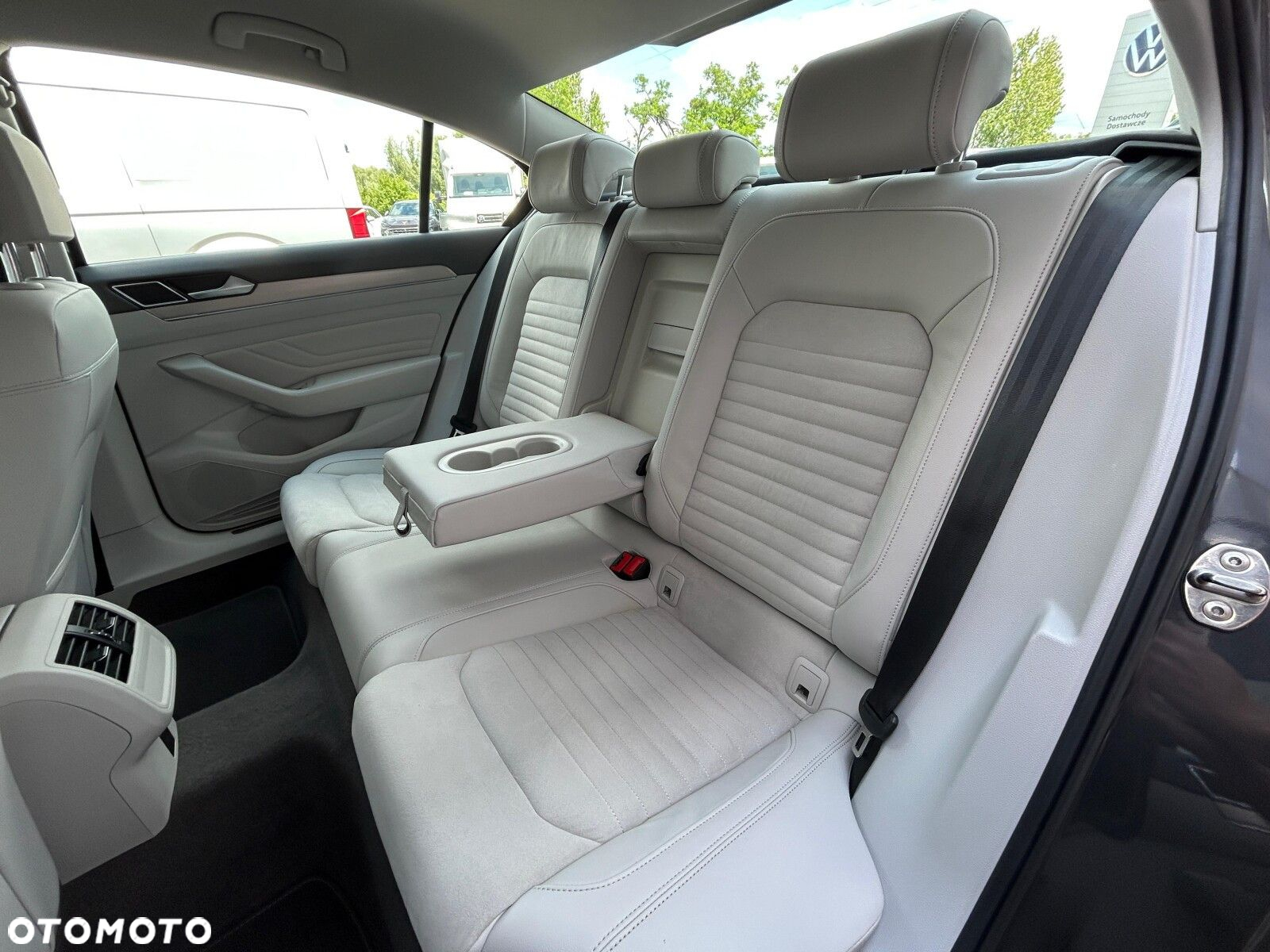 Volkswagen Passat 2.0 TDI EVO Elegance - 16