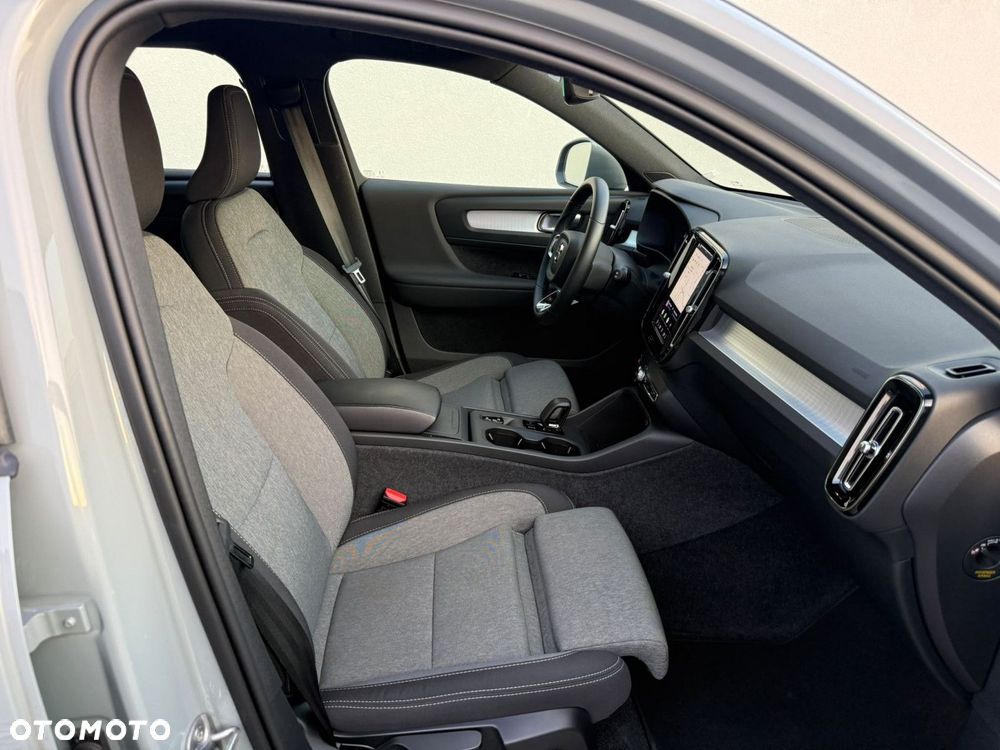 Volvo XC 40 - 23