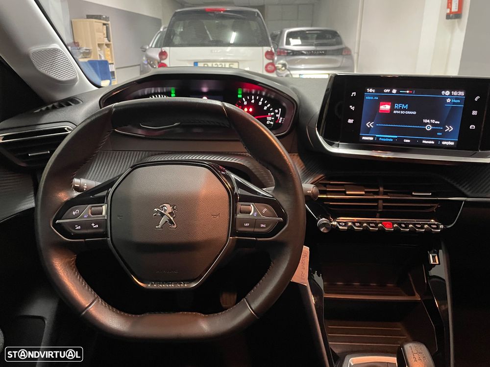 Peugeot 208 1.2 PureTech SE Style - 23