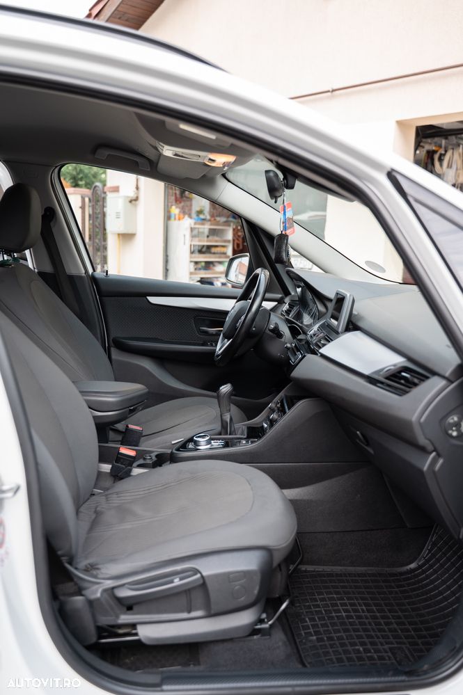 BMW Seria 2 218d Standard - 15