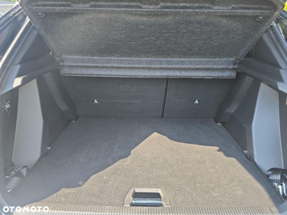 Peugeot 2008 1.5 BlueHDi Allure S&S - 18