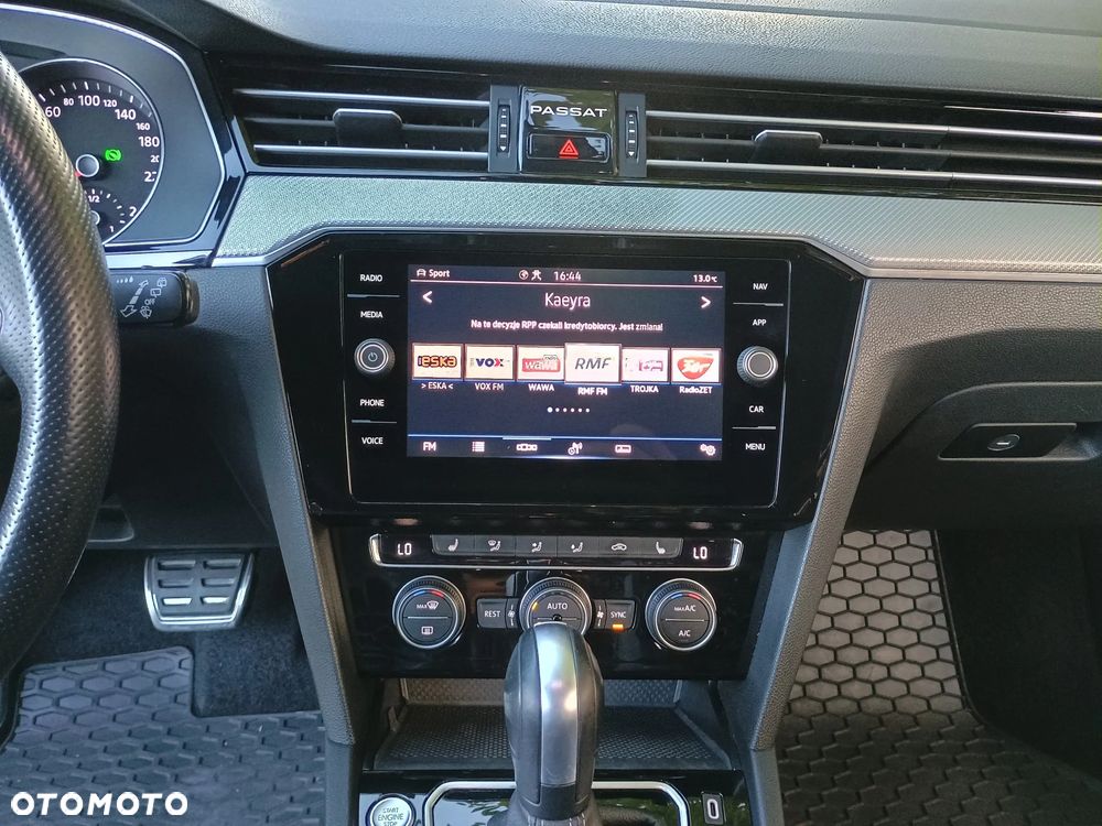 Volkswagen Passat 2.0 TDI Elegance DSG - 19