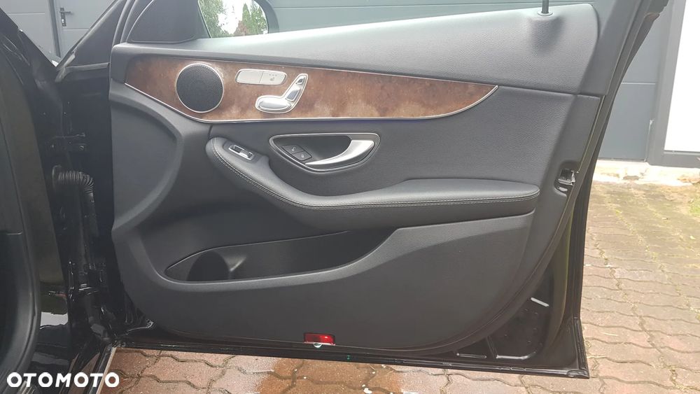 Mercedes-Benz Klasa C 300 7G-TRONIC Avantgarde - 21