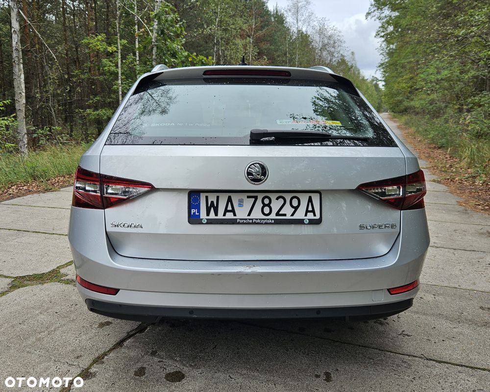 Skoda Superb 2.0 TDI Style DSG - 6