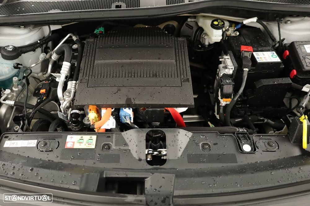 Peugeot e-2008 54 kWh Allure - 25