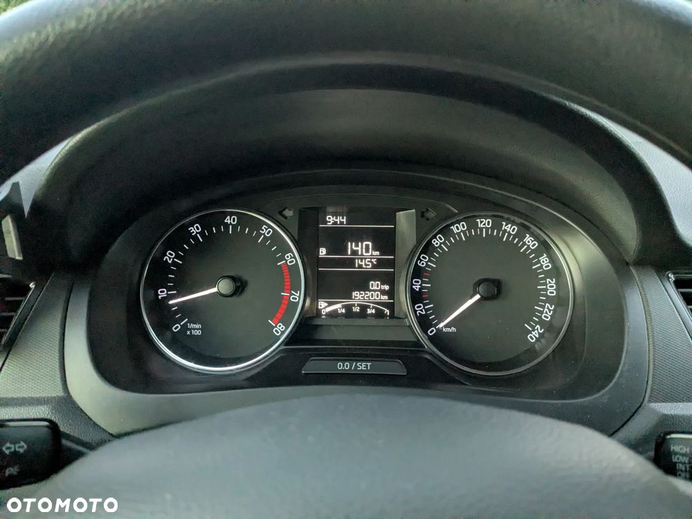 Skoda RAPID 1.2 TSI Active - 10