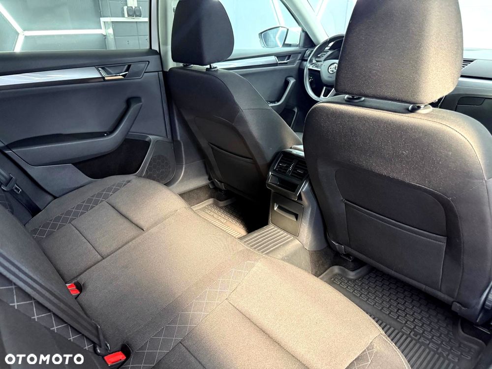 Skoda Superb 2.0 TDI Ambition - 25