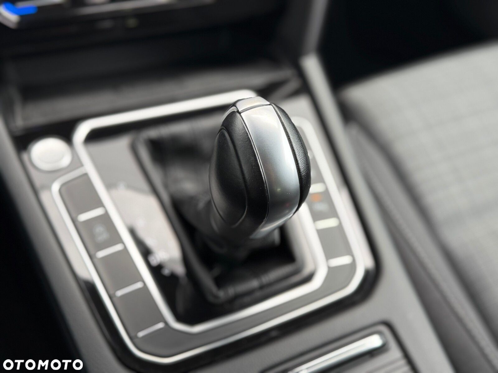 Volkswagen Passat 2.0 TSI Business DSG - 31