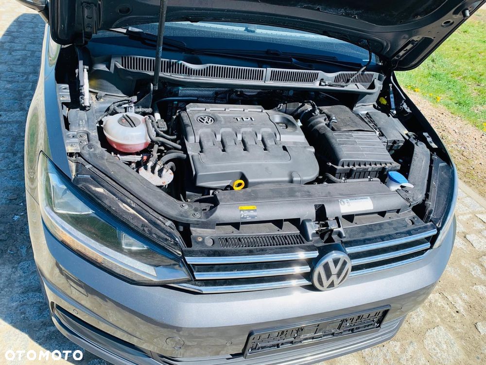 Volkswagen Touran - 8