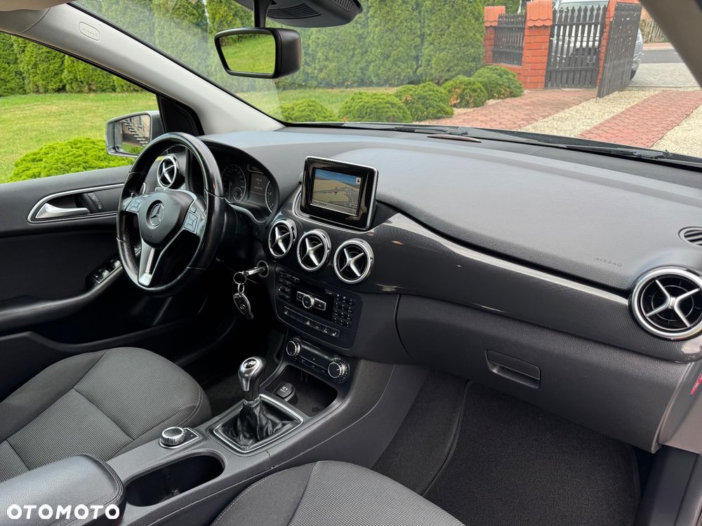 Mercedes-Benz Klasa B 180 CDI (BlueEFFICIENCY) - 16