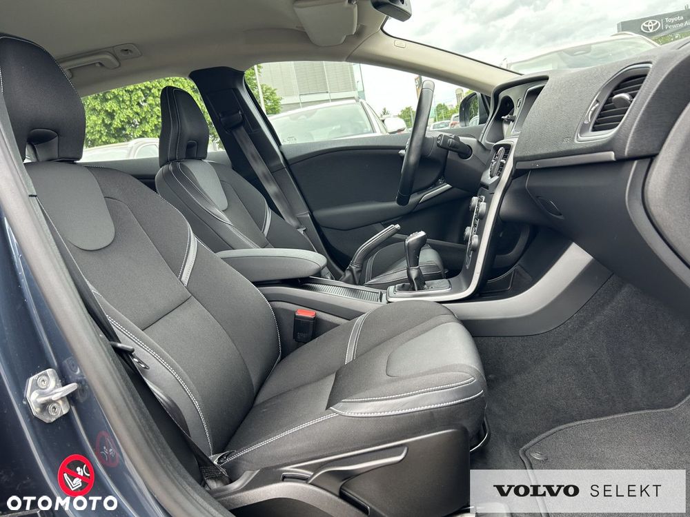 Volvo V40 - 18