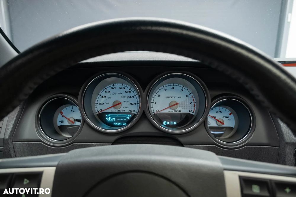 Dodge Challenger - 24