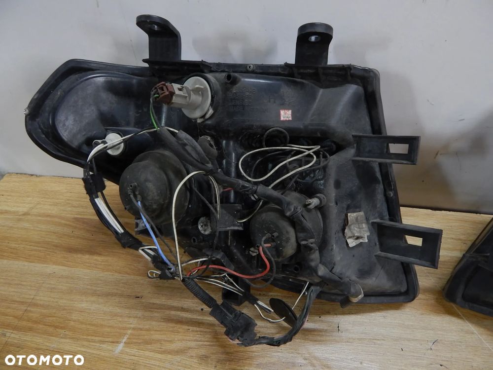 Lampa reflektor przód komplet Nissan Navara D40 Pathfinder R51 05-12 Shadow Line Łuków części - 7