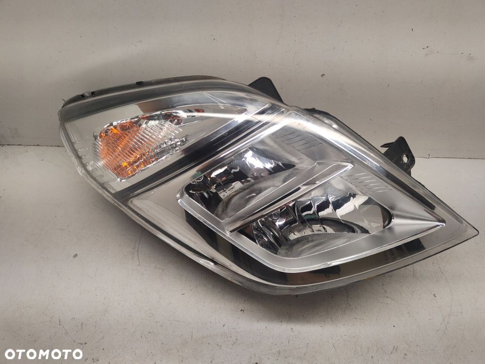nissan nv 400 lampa prawy przód 26010bz50a - 1
