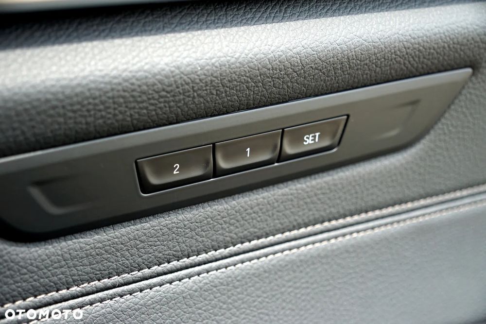 BMW Seria 5 540d xDrive Touring M Sport Edition - 21