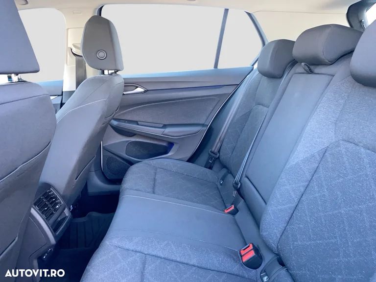 Volkswagen Golf 1.0 eTSI DSG MHEV Life - 17