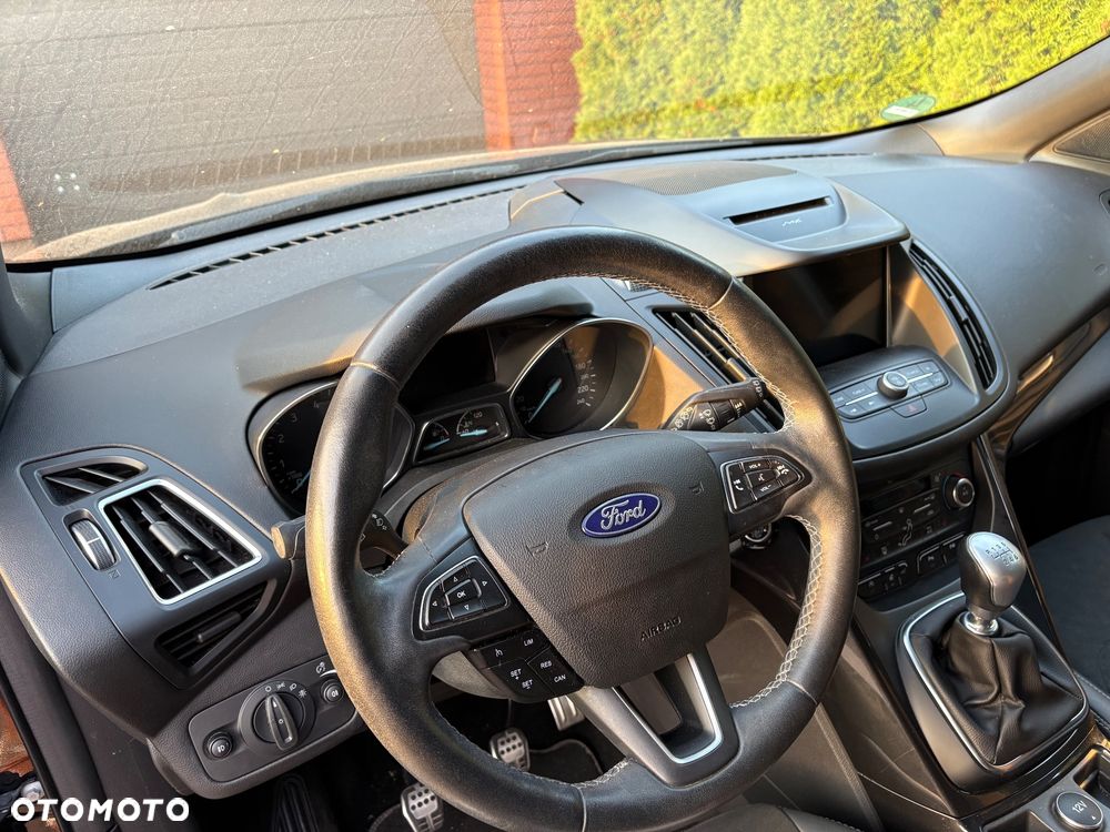 Ford Kuga - 25