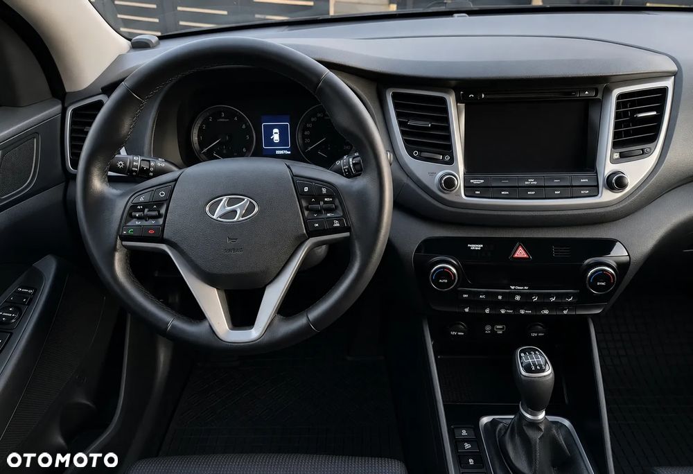 Hyundai Tucson 1.7 CRDI BlueDrive Style 2WD - 6