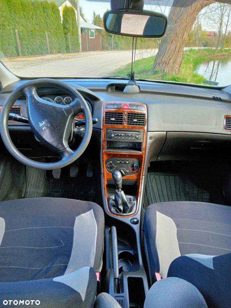 Peugeot 307 HDi 110 Premium - 9