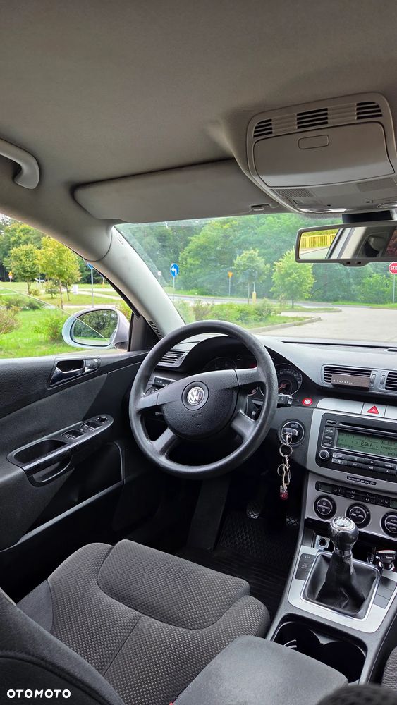 Volkswagen Passat 2.0 TDI Comfortline - 8
