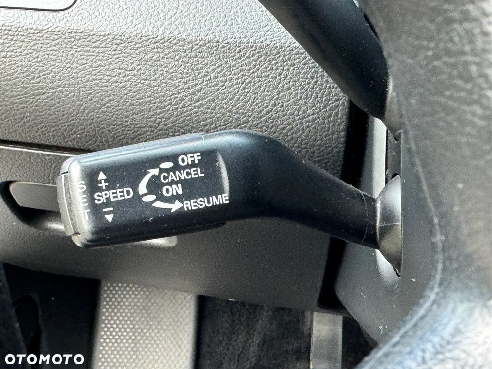 Volkswagen Passat 2.0 TDI Individual - 11