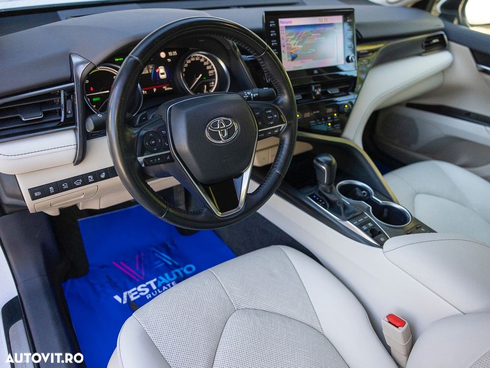 Toyota Camry 2.5 Hybrid Exclusive - 3