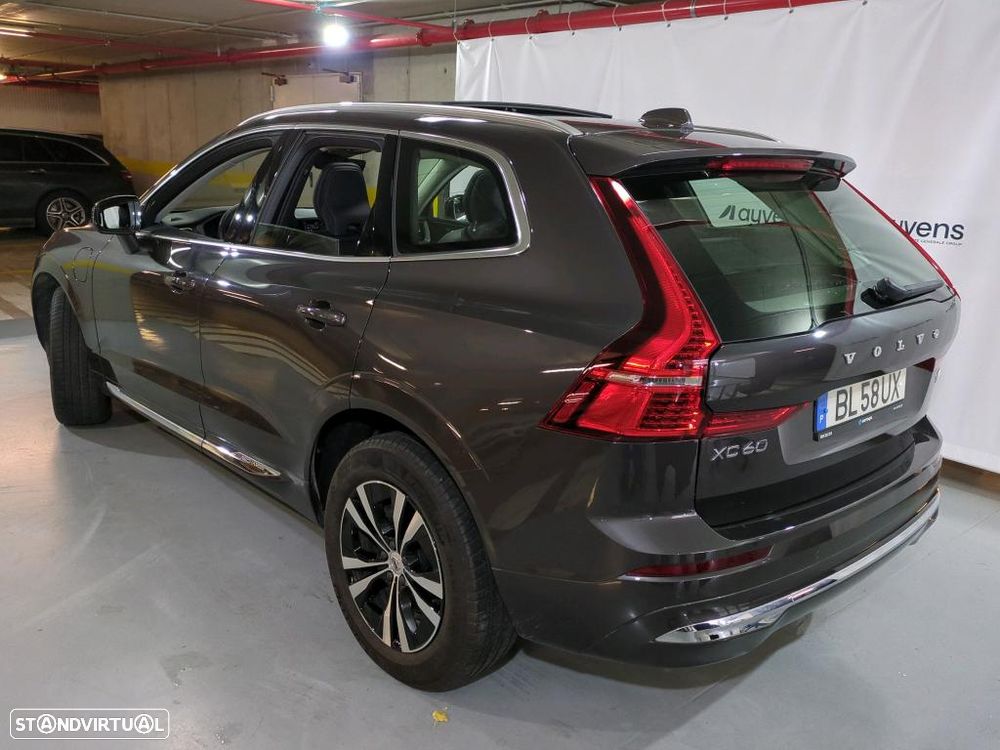 Volvo XC 60 2.0 T6 PHEV Core AWD - 2
