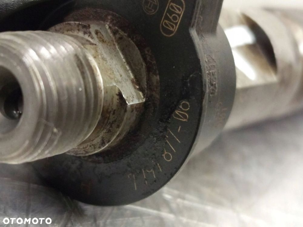 Wtryskiwacz Wtrysk Paliwa BMW 1 E81 E87 E90 N47 N47D20A 2.0 D 7797877-06 - 5