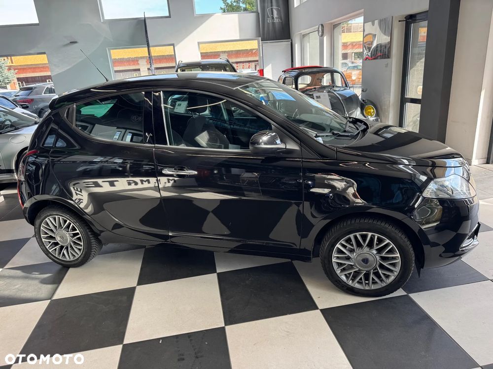 Lancia Ypsilon Y 1.2 8v Gold - 21
