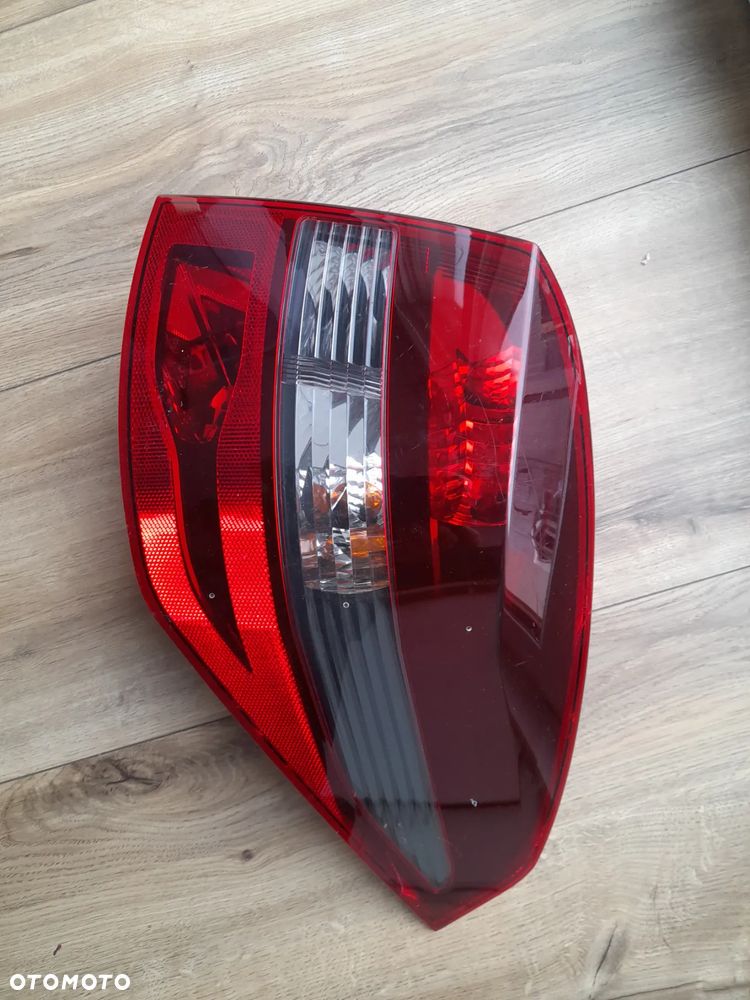 RENAULT LAGUNA III KOMBI LAMPA PRAWA TYLNA TYĽ - 2