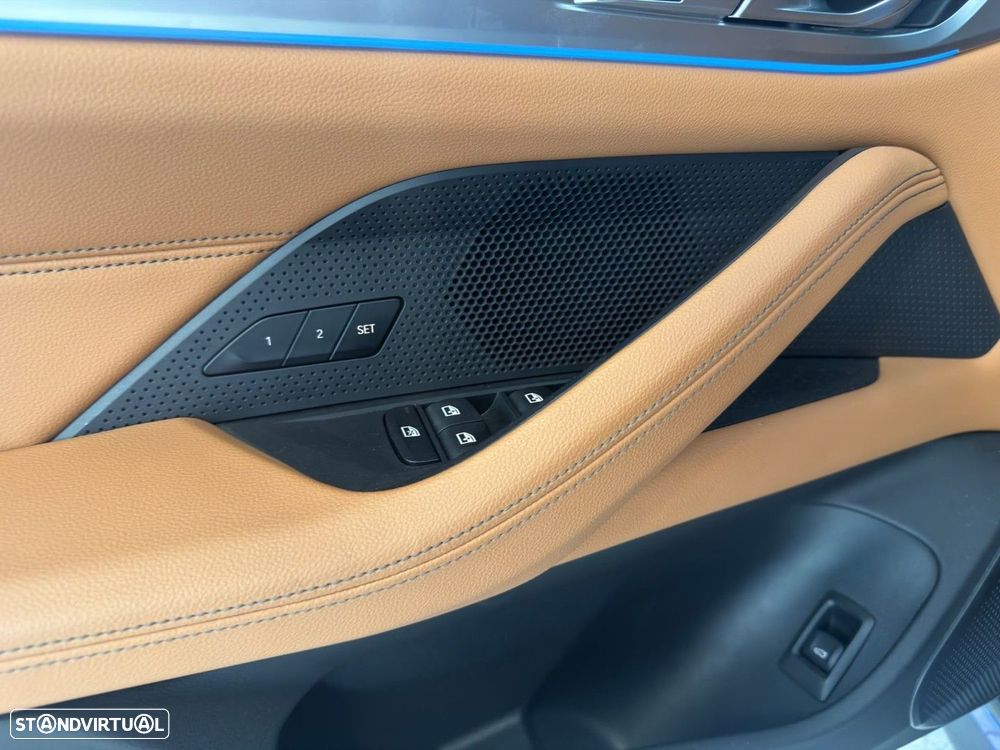 BMW i4 eDrive40 Desportiva M - 9