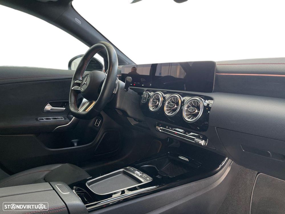 Mercedes-Benz CLA 180 d Shooting Brake AMG Line Aut. - 15