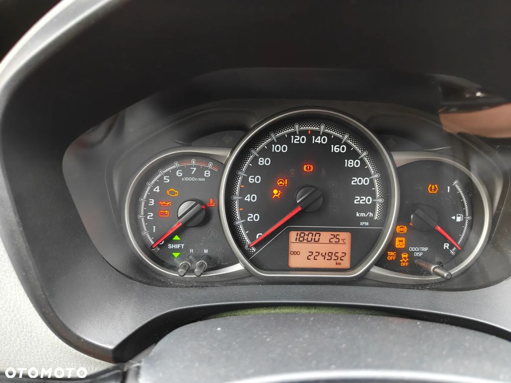 Toyota Yaris 1.0 Active EU6 - 15