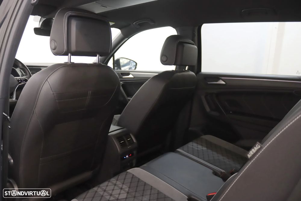 VW Tiguan Allspace 2.0 TDI R-Line DSG - 23