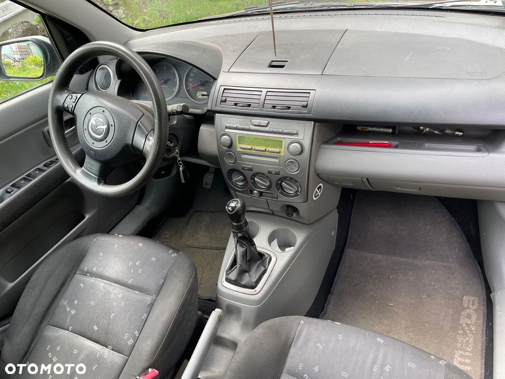 Mazda 2 - 5