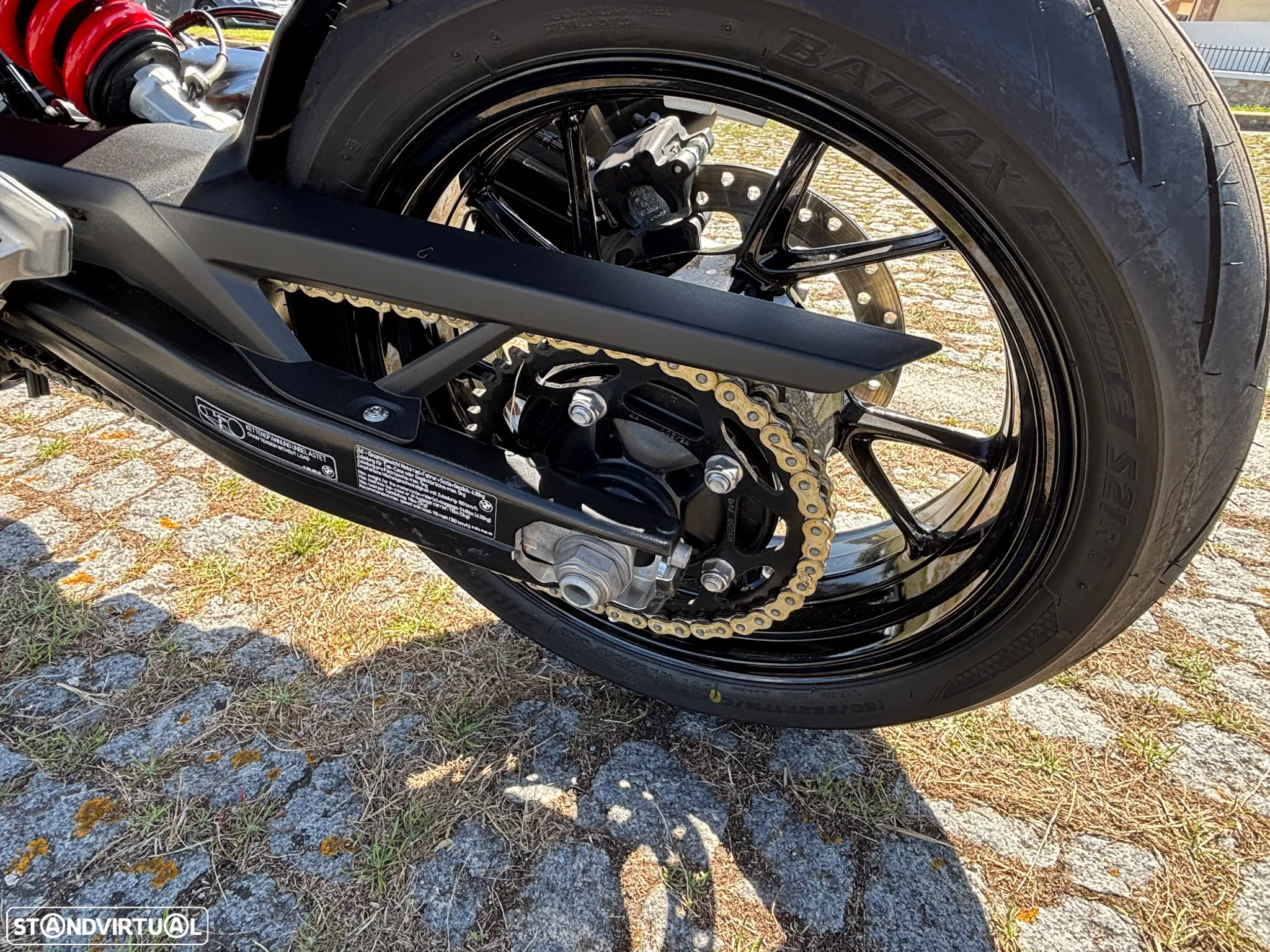 BMW F 900 R Triple Black - 18