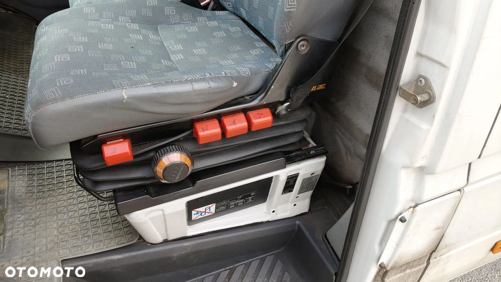 Mercedes-Benz Sprinter - 15