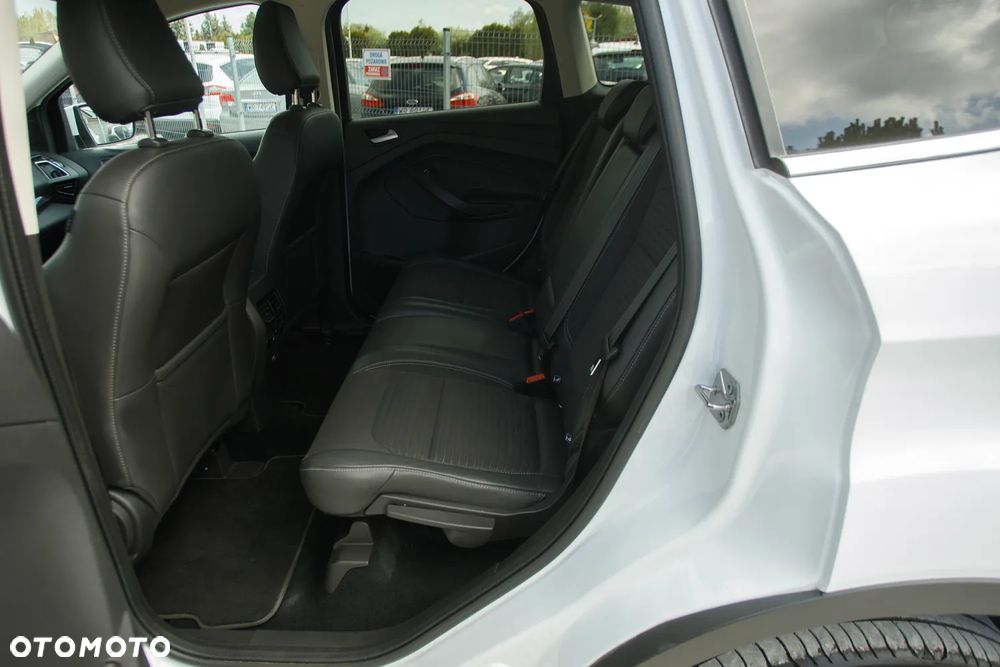 Ford Kuga 2.0 TDCi 2x4 Titanium - 29