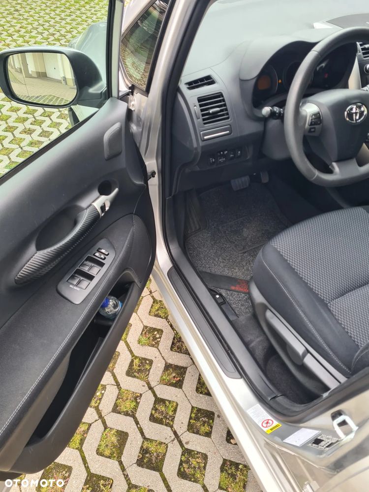 Toyota Auris - 8