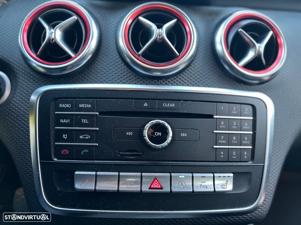 Mercedes-Benz A 180 d AMG Line - 28