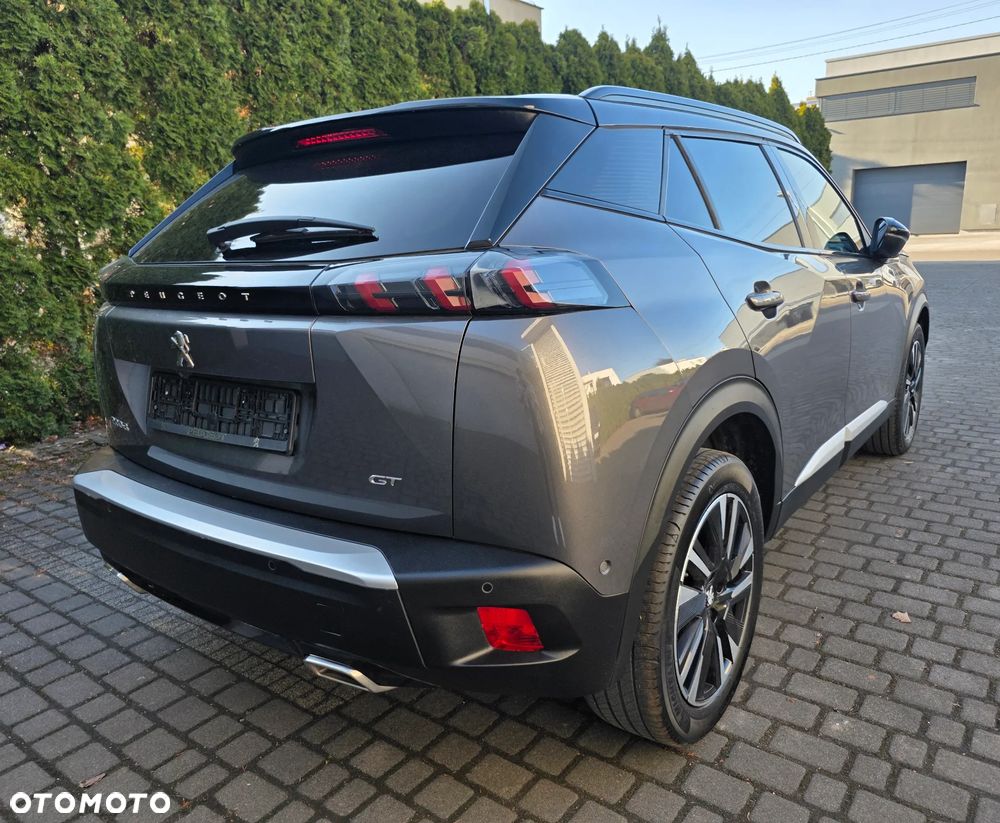 Peugeot 2008 PureTech 130 EAT8 GT - 4